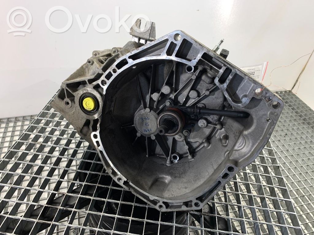 Nissan Juke I F15 Manualna 5-biegowa skrzynia biegów 