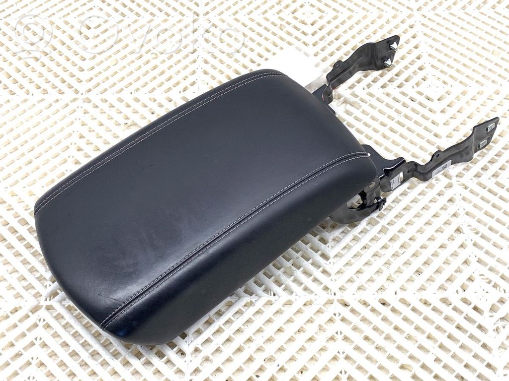 Armrest   EM2BR04604AG