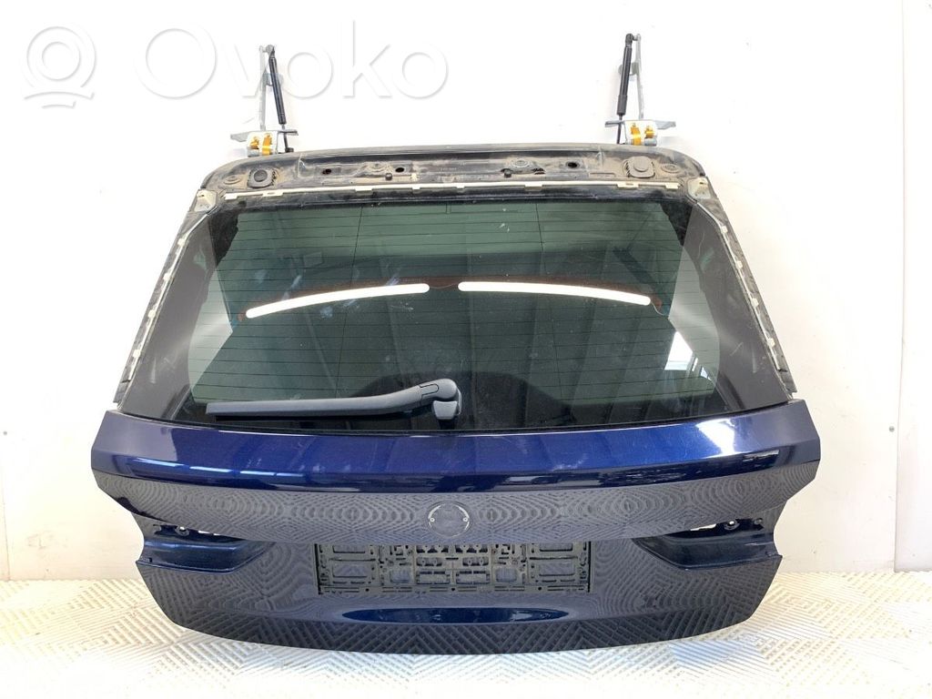 BMW 5 G30 G31 G38 Takaluukun/tavaratilan kansi 
