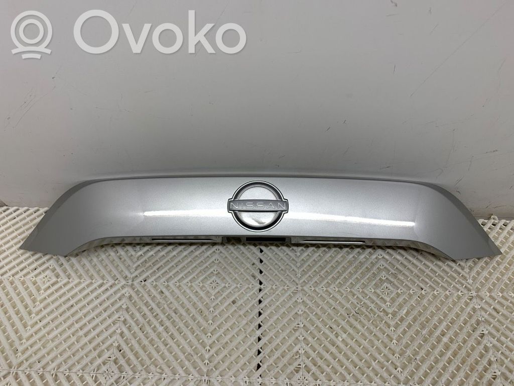 Nissan Juke II F16 Éclairage de plaque d'immatriculation