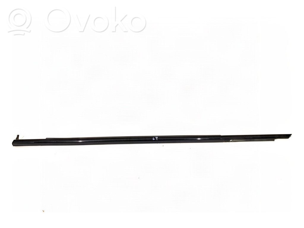 BMW 5 G30 G31 G38 Front door windshield rail 