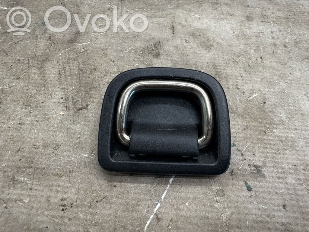 Volkswagen Tiguan Tie down hook / loop 