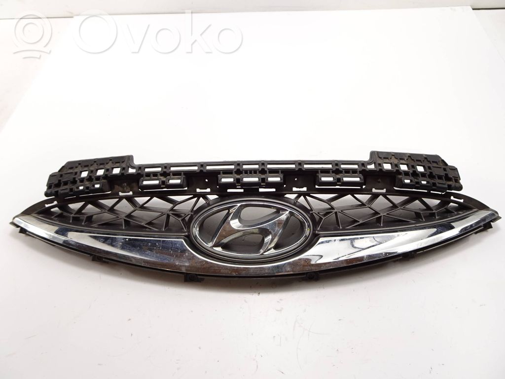 Hyundai ix20 Etupuskurin ylempi jäähdytinsäleikkö 