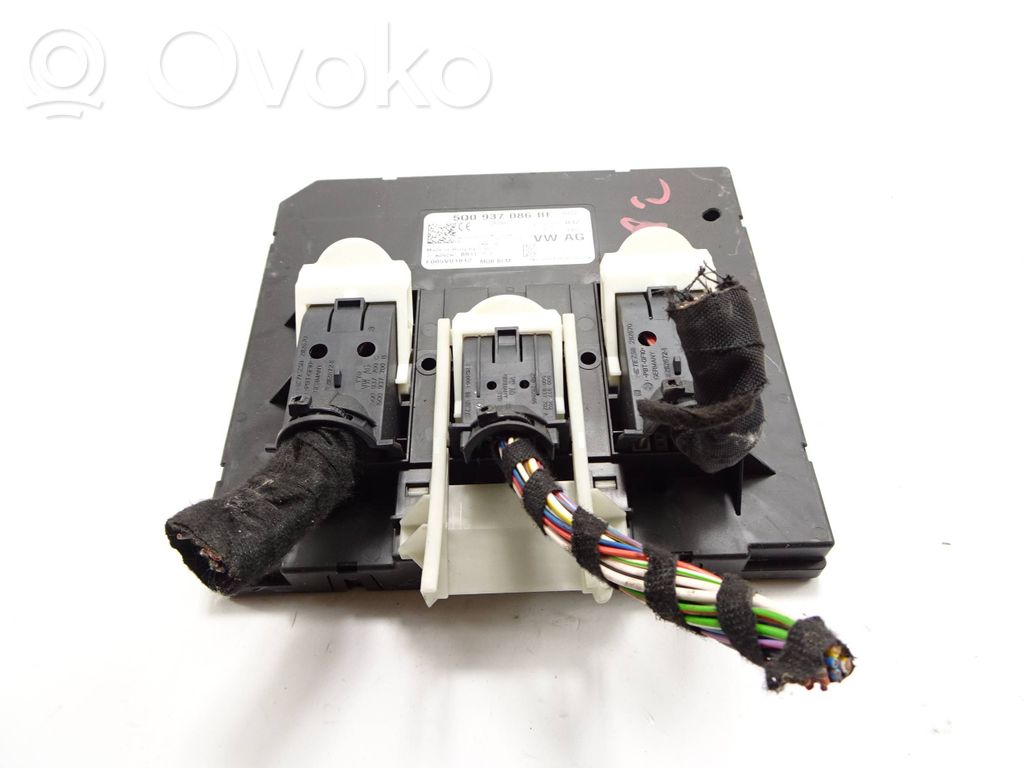 Volkswagen PASSAT B8 Modul confort 
