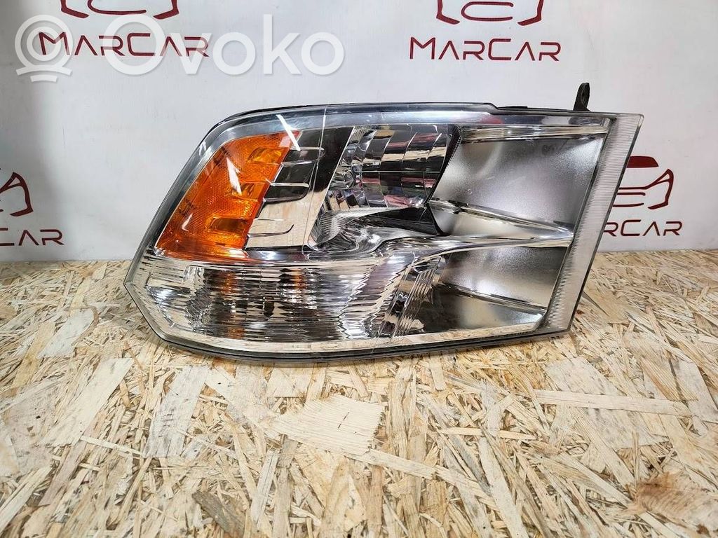 Dodge RAM 2500 DS Lampa przednia 