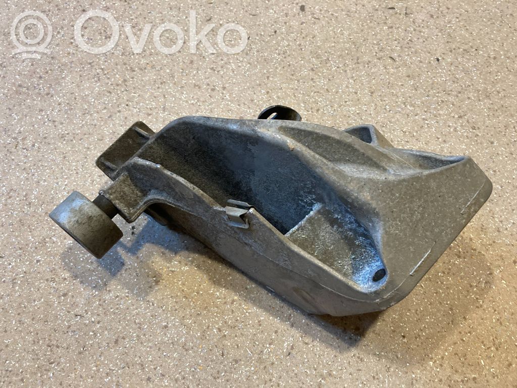 BMW X5 G05 Engine mounting bracket 