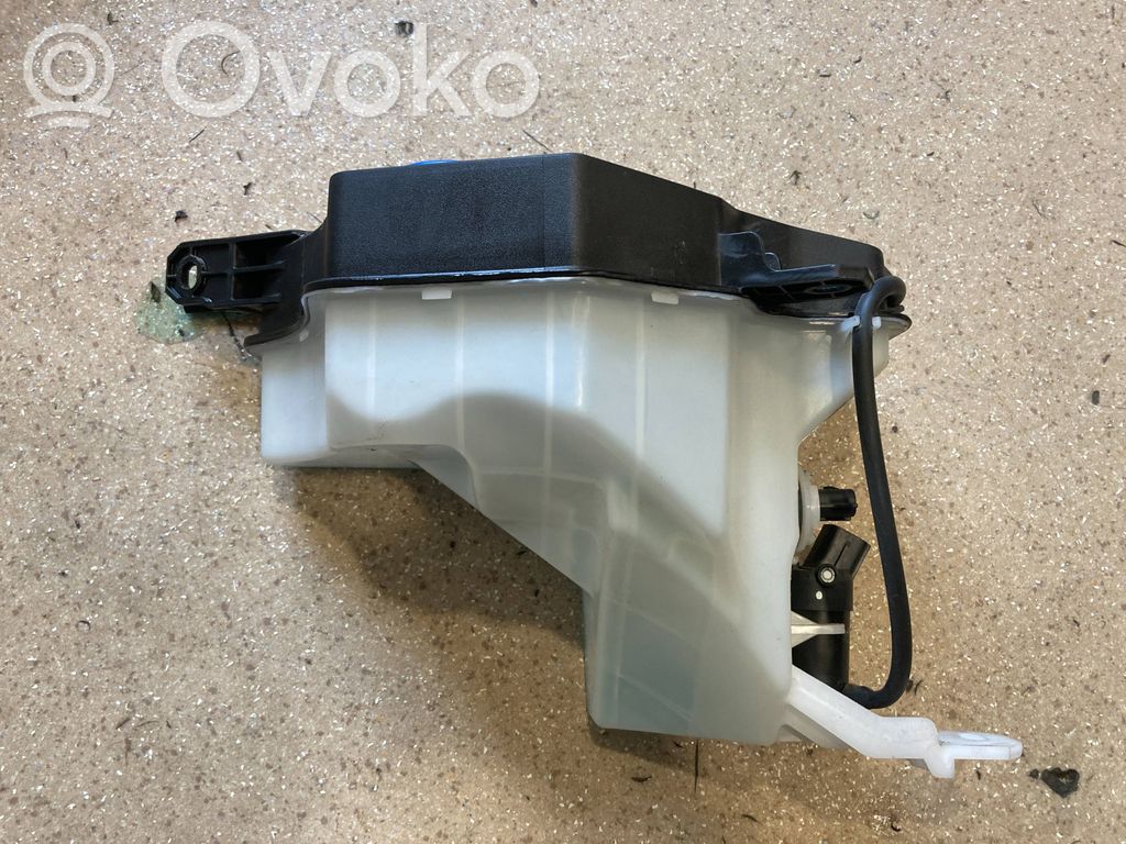 Hyundai Ioniq 5 Бачок оконной жидкости 