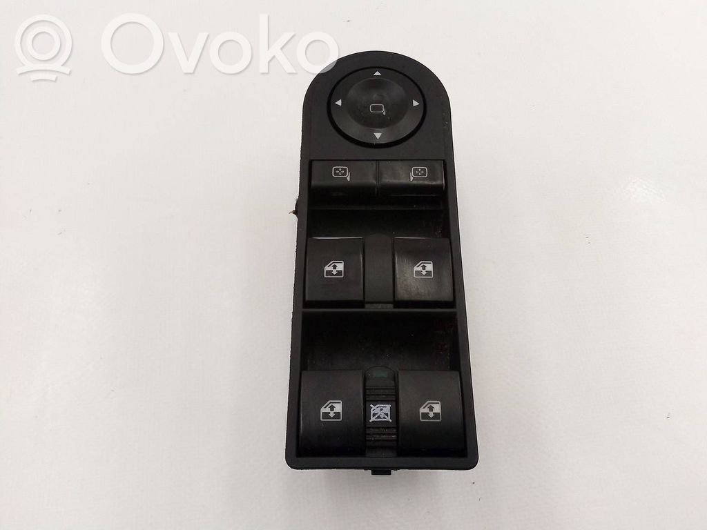 Opel Zafira B Electric window control switch 