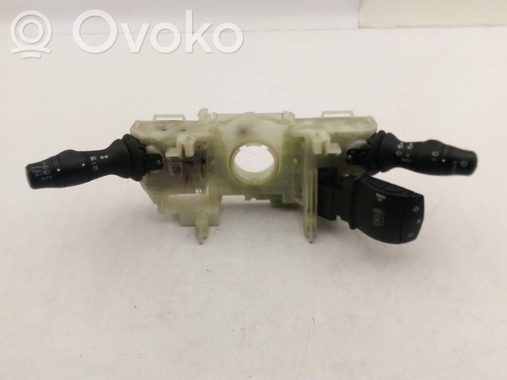 Renault Megane III Interruptor/palanca de limpiador de luz de giro 