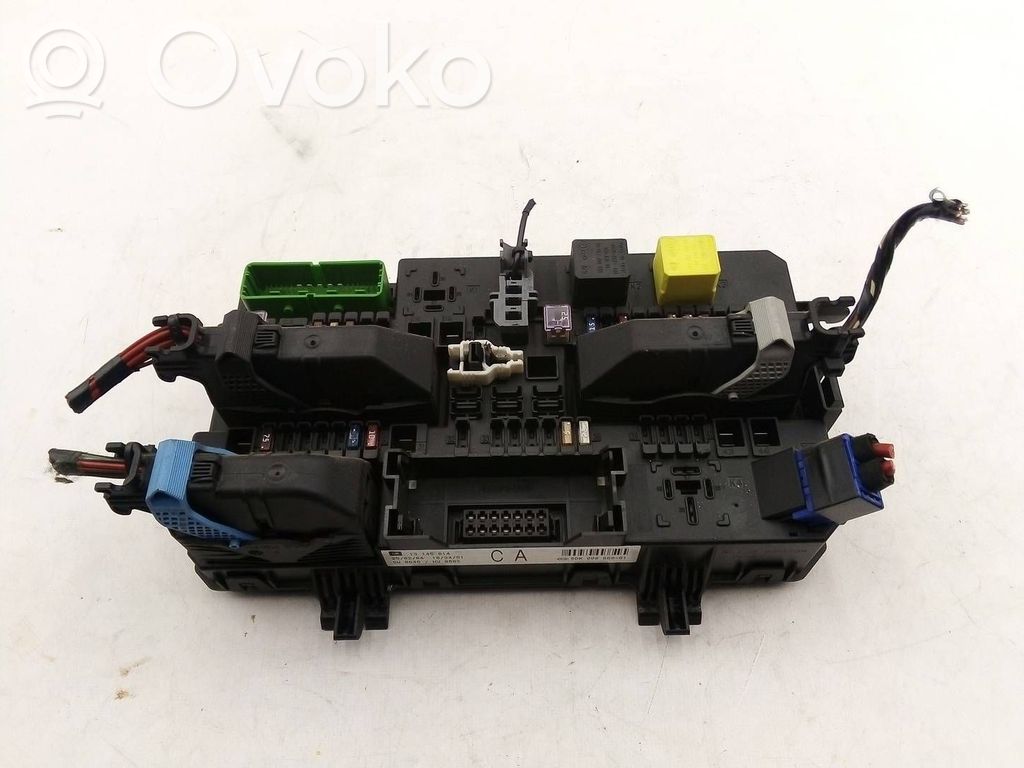 Opel Astra H Fuse module 