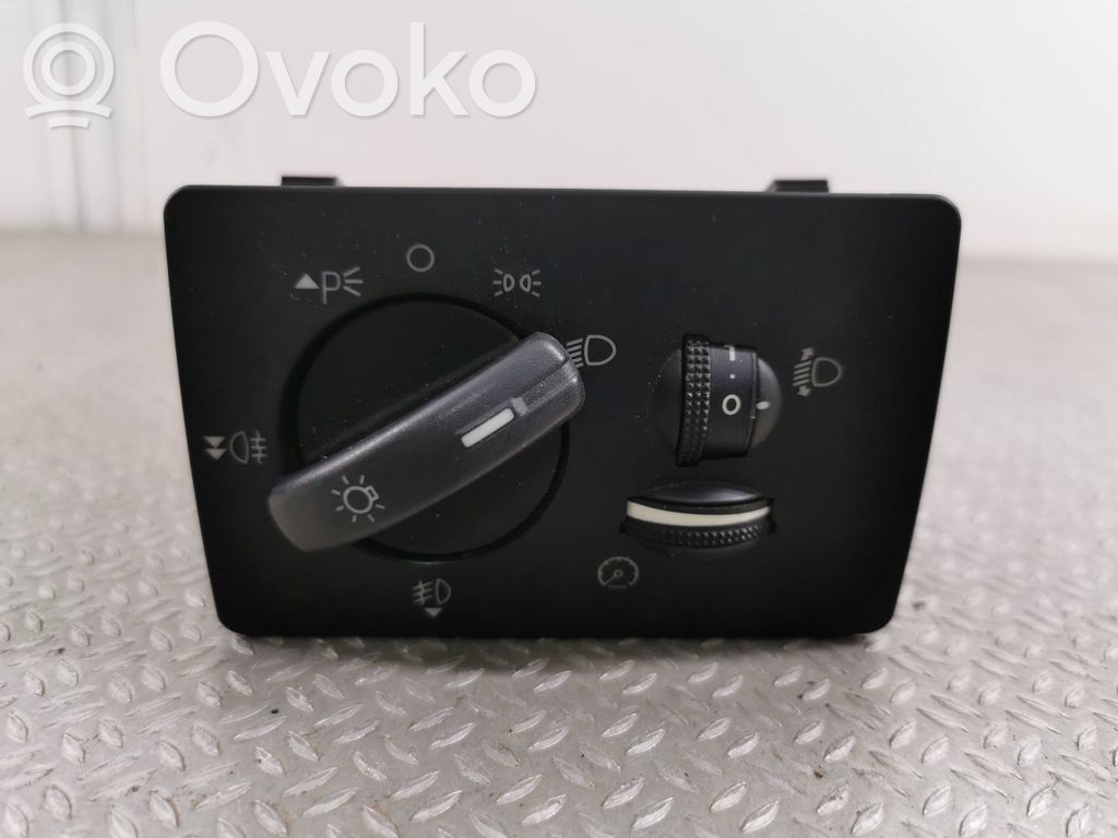 Light switch   7M5T13A024AA,04069700