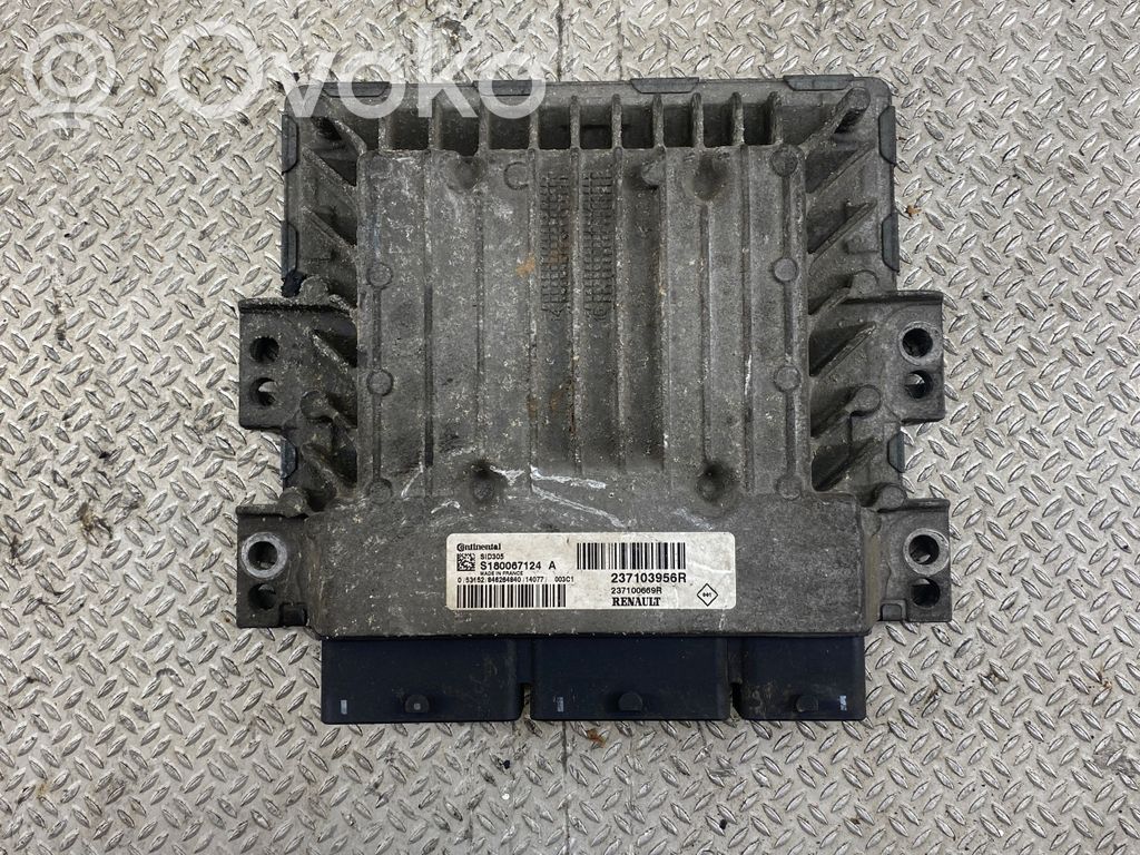 Renault Master III Engine control unit/module 