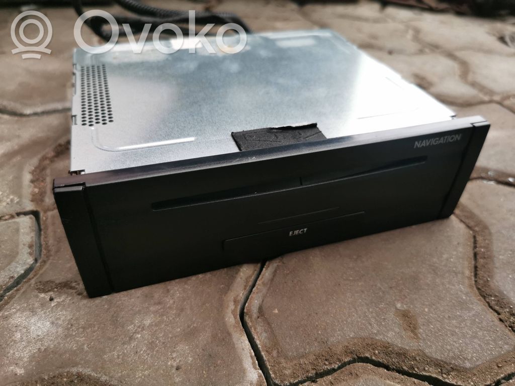 Volkswagen Phaeton Navigation unit CD/DVD player 