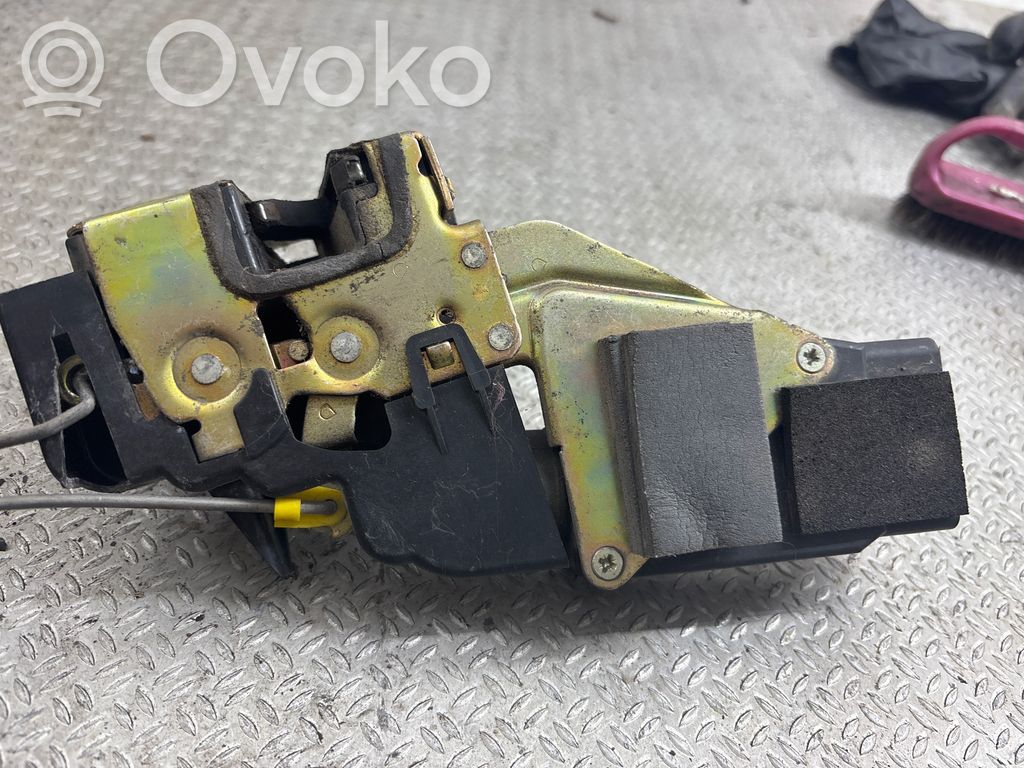 Citroen Berlingo Priekšpusē slēdzene 