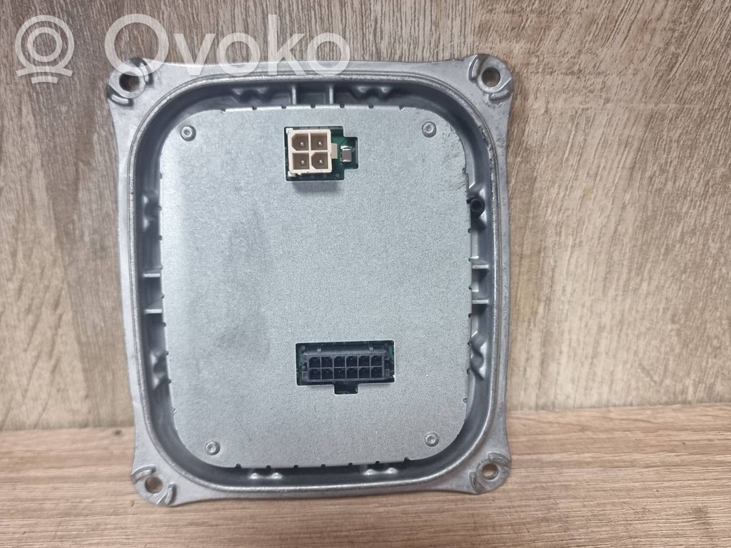 Audi R8 42 Voltage converter/converter module 