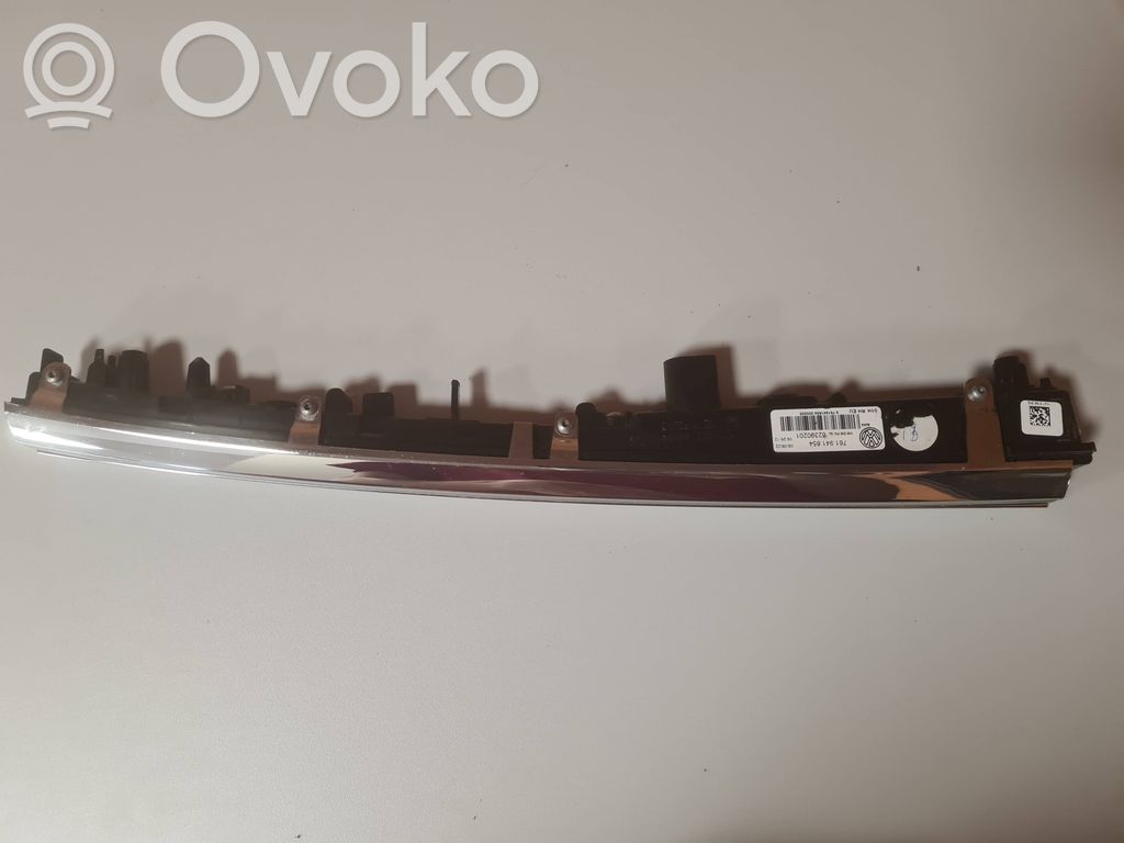 Volkswagen Touareg III Lampa przednia 