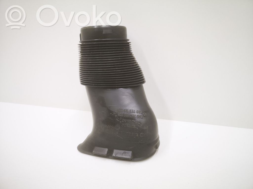Volkswagen Multivan T5 Oro paėmimo kanalo detalė (-ės) 