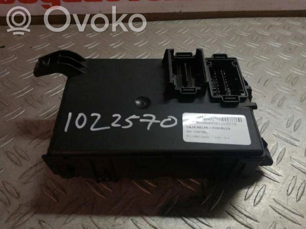 Módulo de fusible   13301560