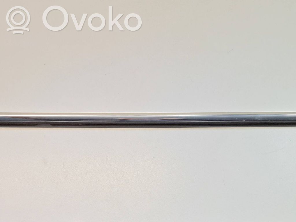 Volkswagen Golf VII Front door glass trim molding 