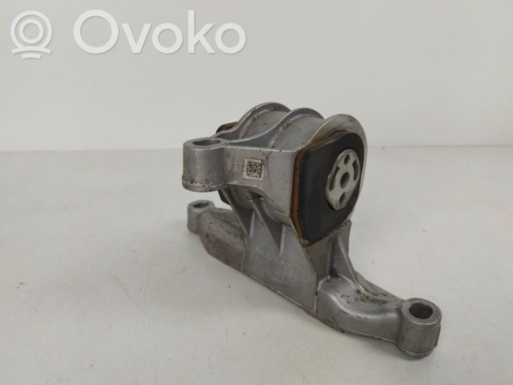 Porsche Cayman 981 Engine mount bracket 