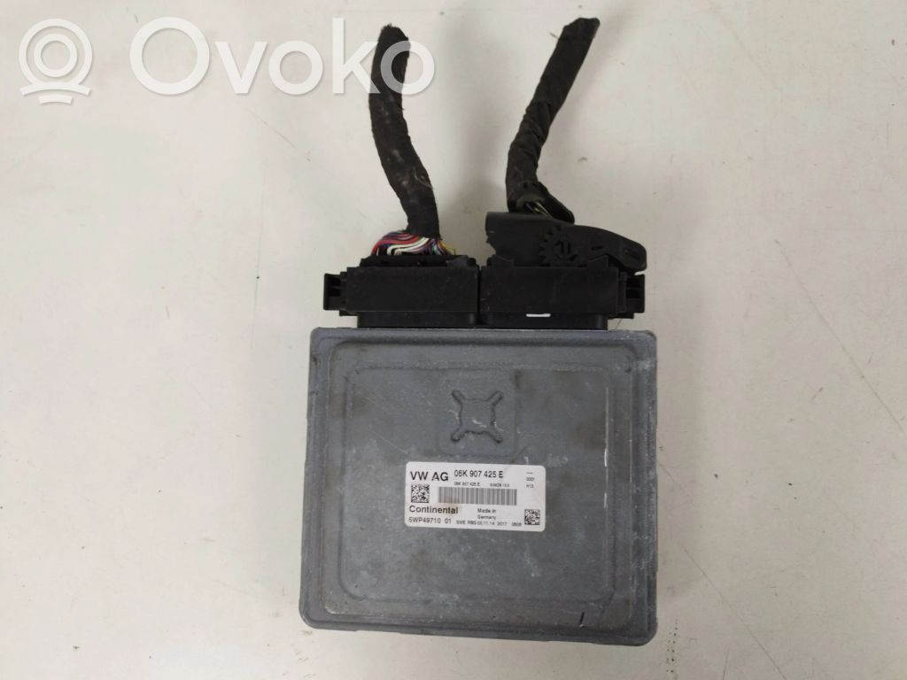 Volkswagen Golf VII Engine control unit/module 