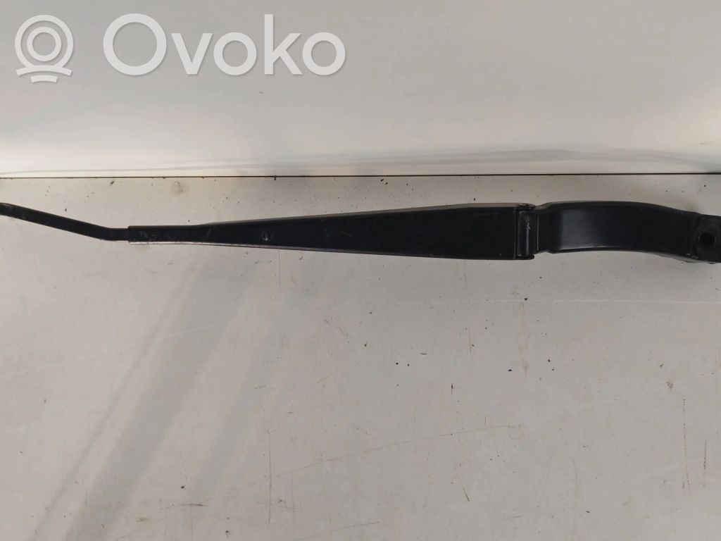 Subaru Outback Front wiper blade arm 