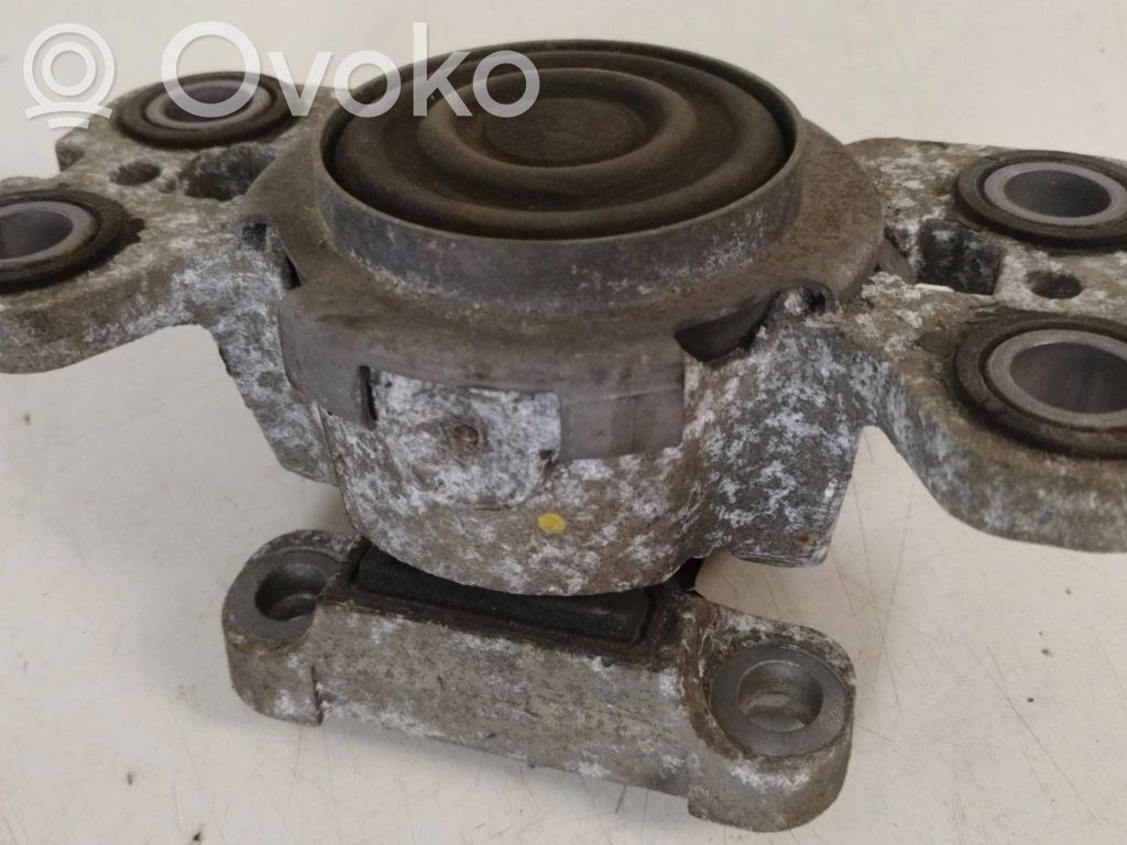 Volvo S60 Engine mount bracket 