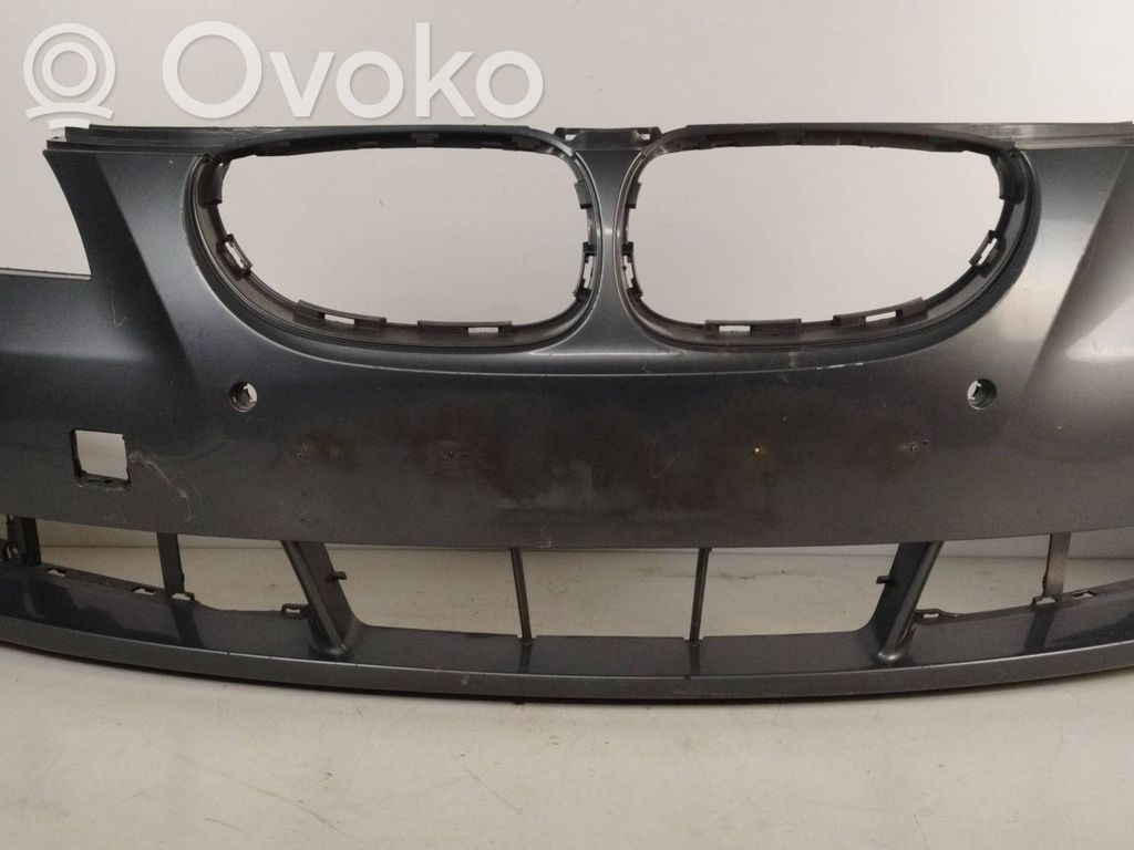 BMW 5 E60 E61 Priekinis bamperis 