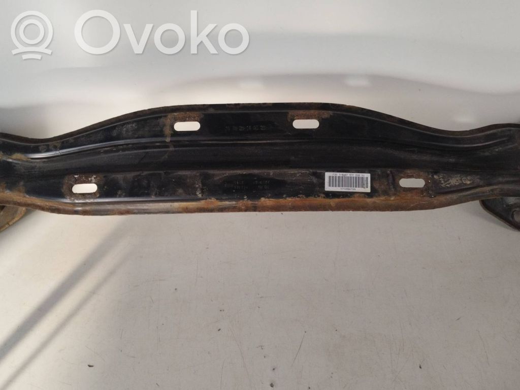 BMW 3 F30 F35 F31 Takapuskurin poikittaistuki 