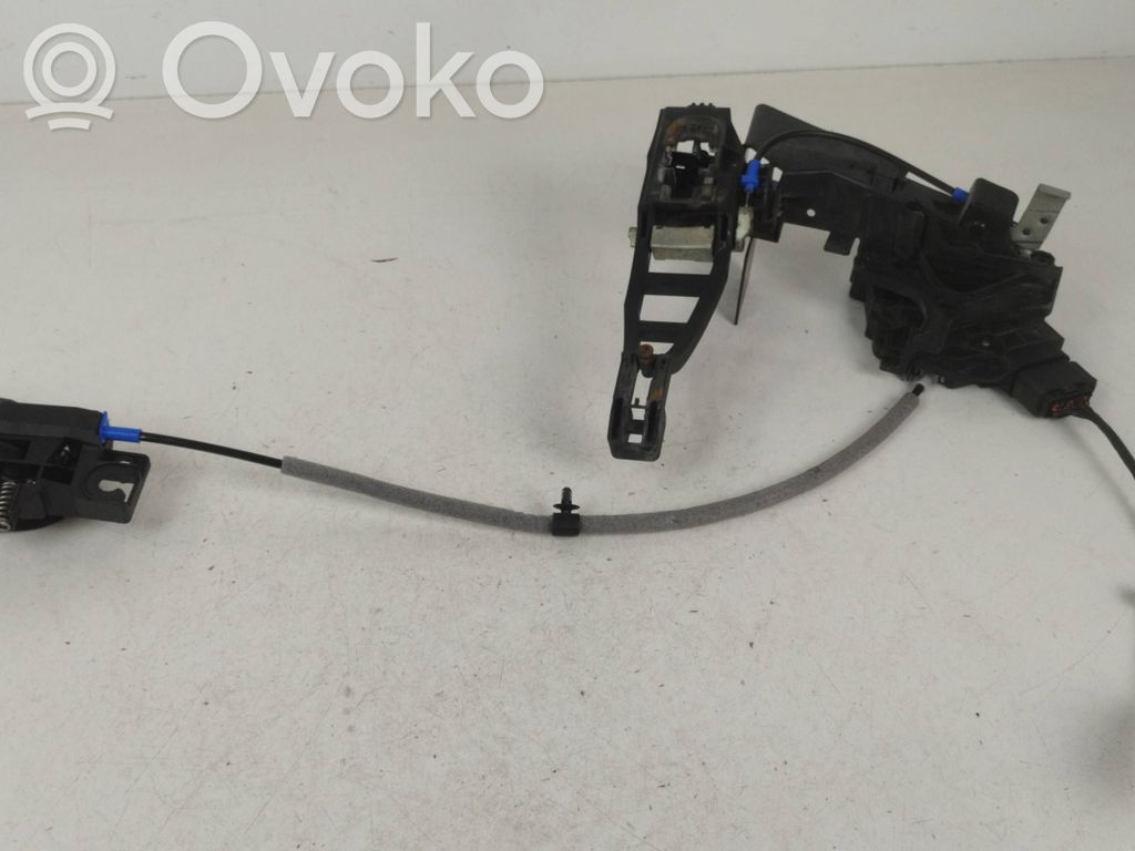 Ford Mondeo MK IV Priekšpusē slēdzene 