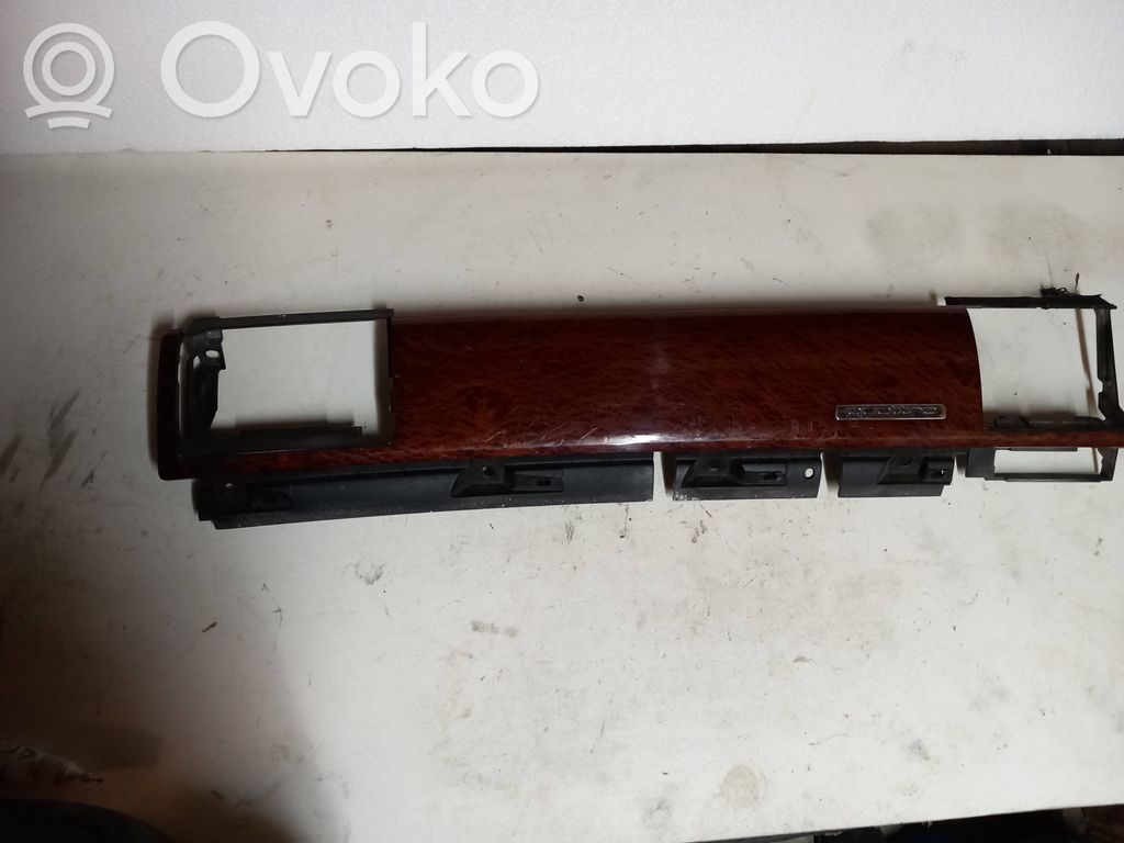 Audi A8 S8 D3 4E Panelės apdailos skydas (centrinis) 