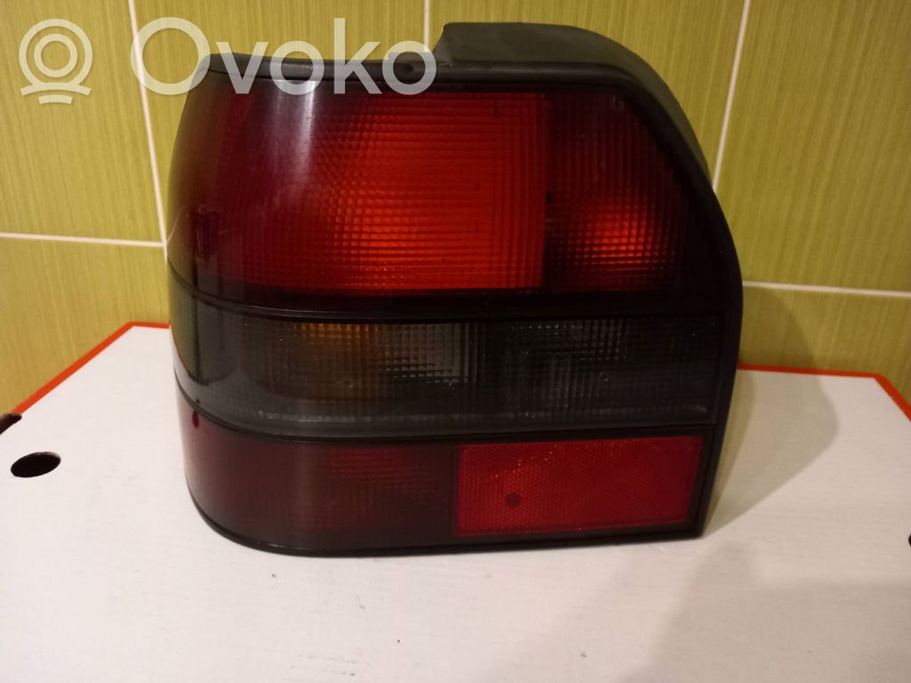 Renault 19 Aizmugurējais lukturis virsbūvē 