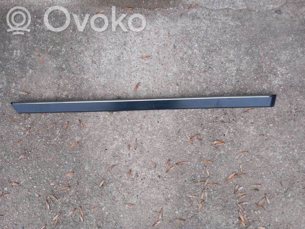 BMW 5 E39 Listwa drzwi tylnych 