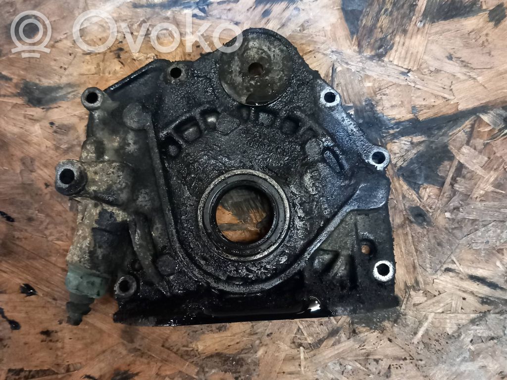 Audi A6 S6 C4 4A Öljypumppu 