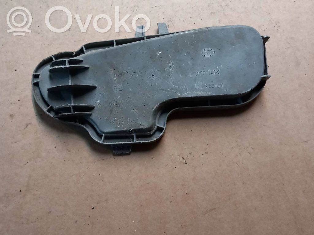 Mercedes-Benz E W210 Osłona żarówki lampy przedniej 