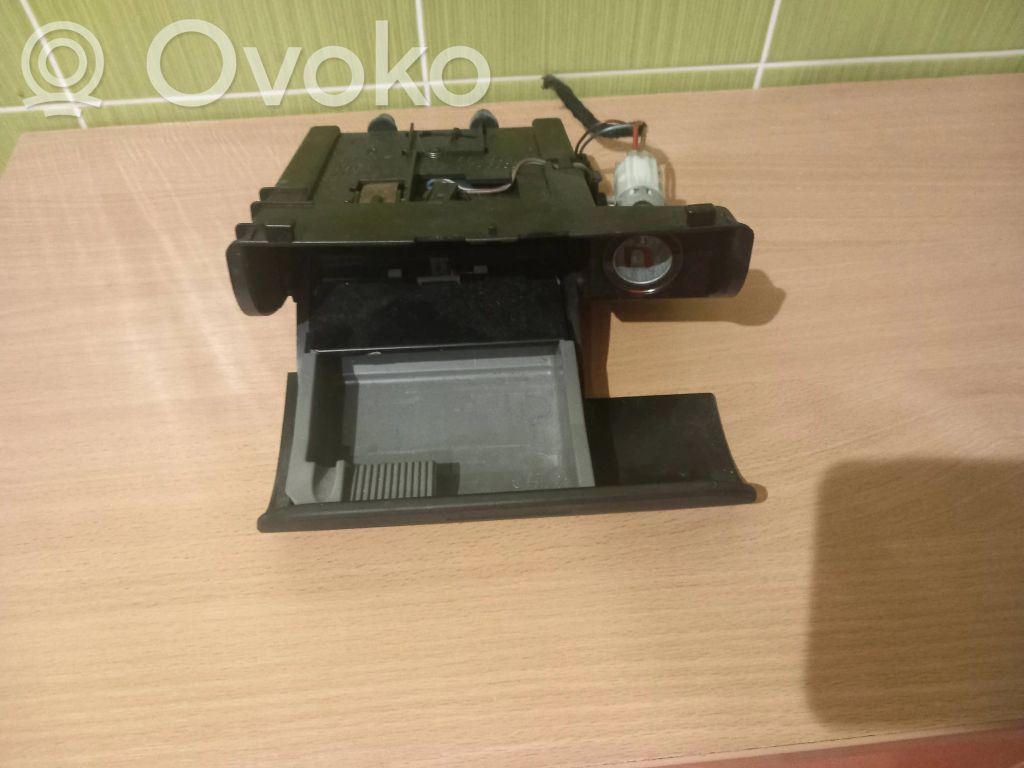 Audi TT Mk1 Pelnutrauks (priekšā) 