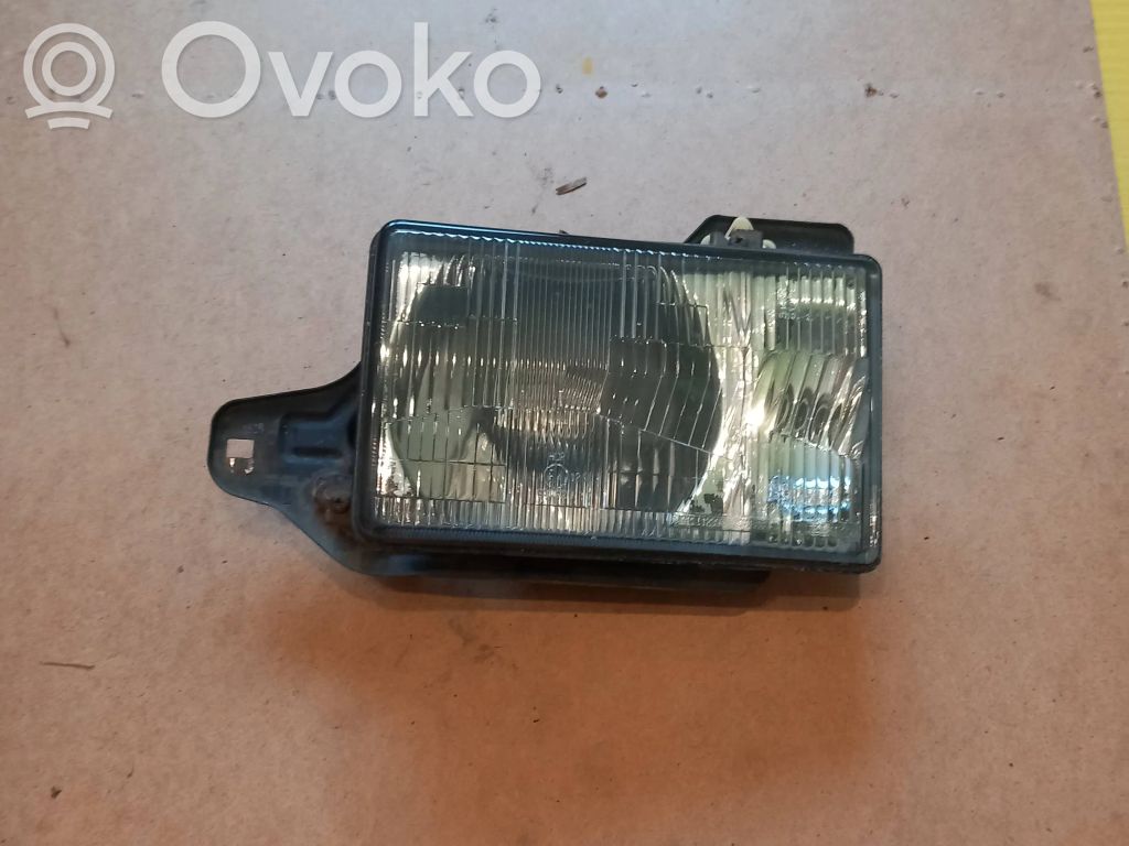 Phare frontale   330R20,1239L
