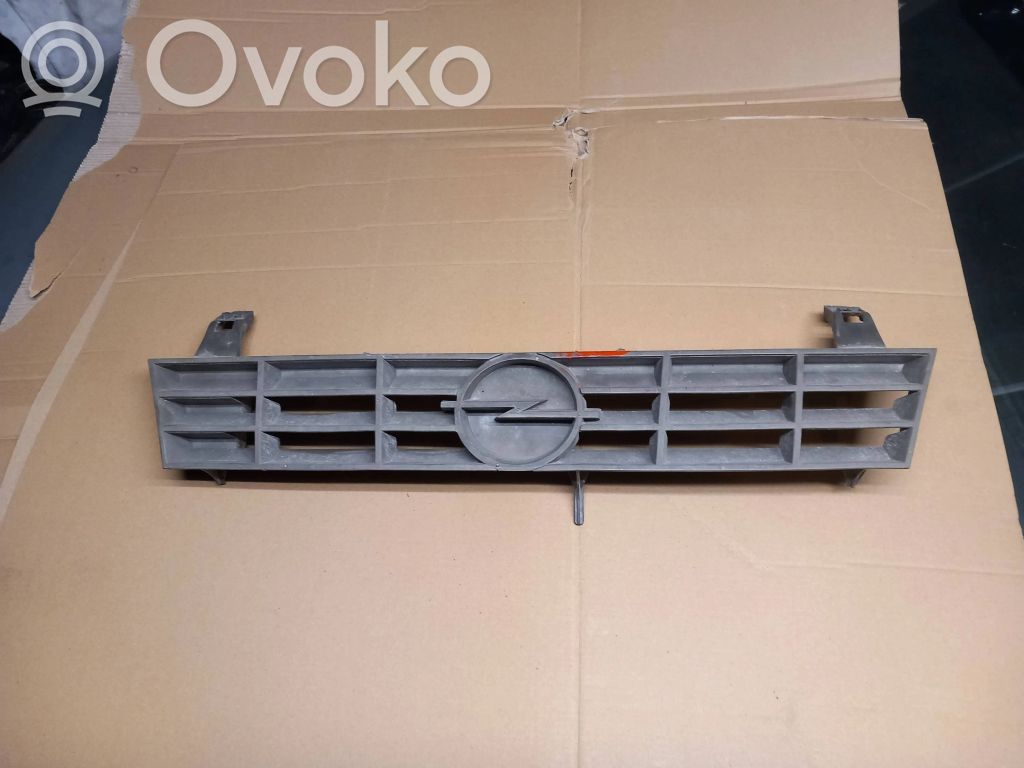 Opel Rekord E2 Rejilla delantera 