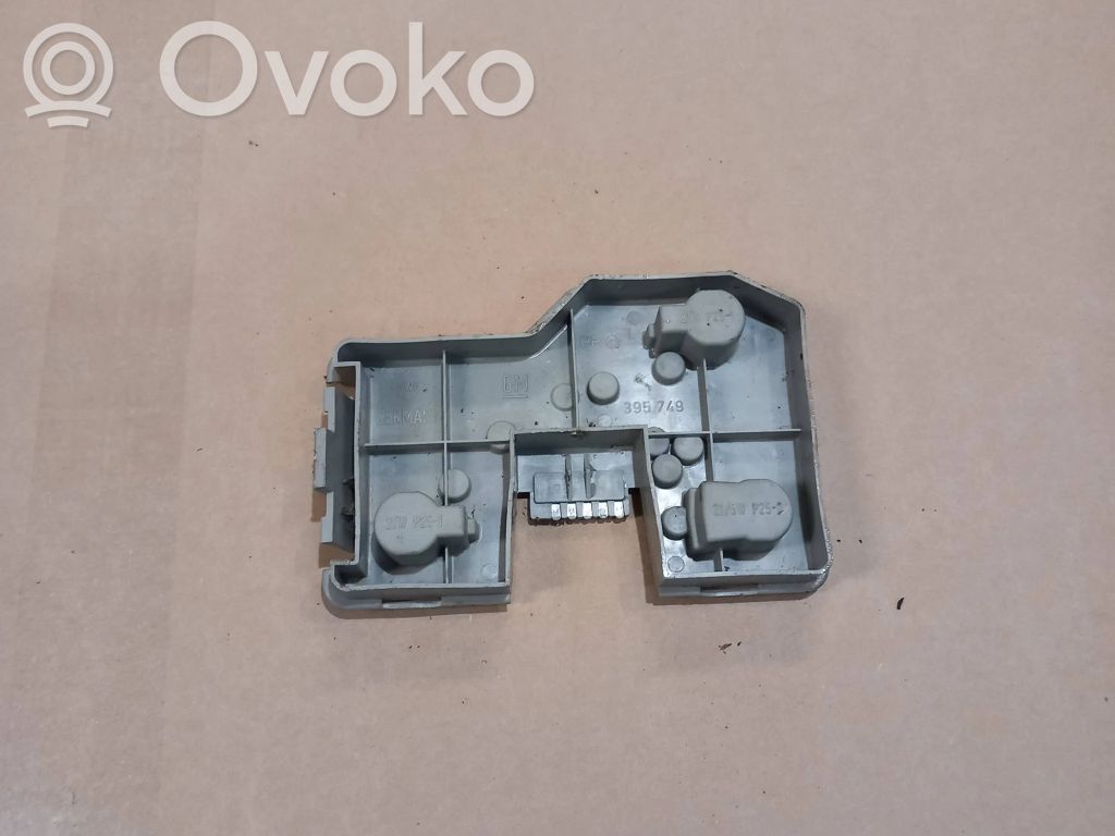 Opel Ascona C Takavalon polttimon suojan pidike 