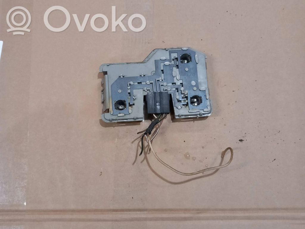 Opel Ascona C Cubierta del soporte de la lámpara de la luz trasera 