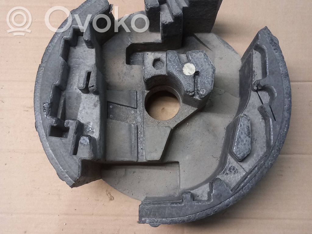 Audi A6 S6 C5 4B Atsarginio rato skyriaus apdaila 