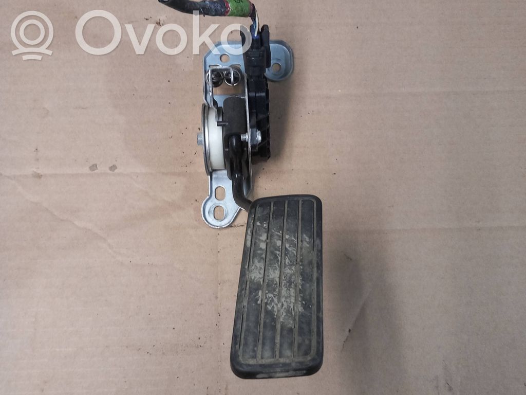 Akceleratoriaus pedalas   36010AG021