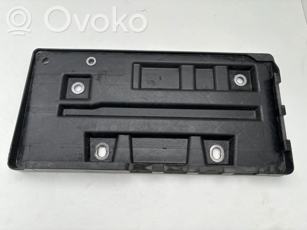 Volkswagen PASSAT B7 Bandeja para la caja de la batería 