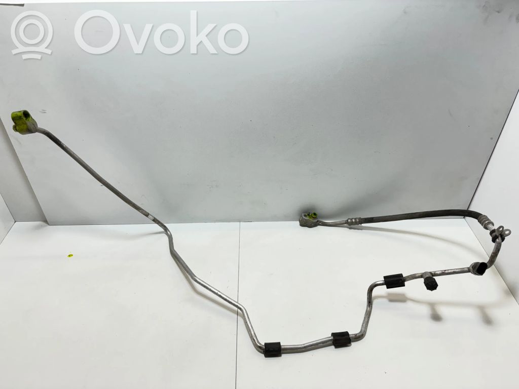 Volkswagen PASSAT B7 Ilmastointilaitteen putki (A/C) 