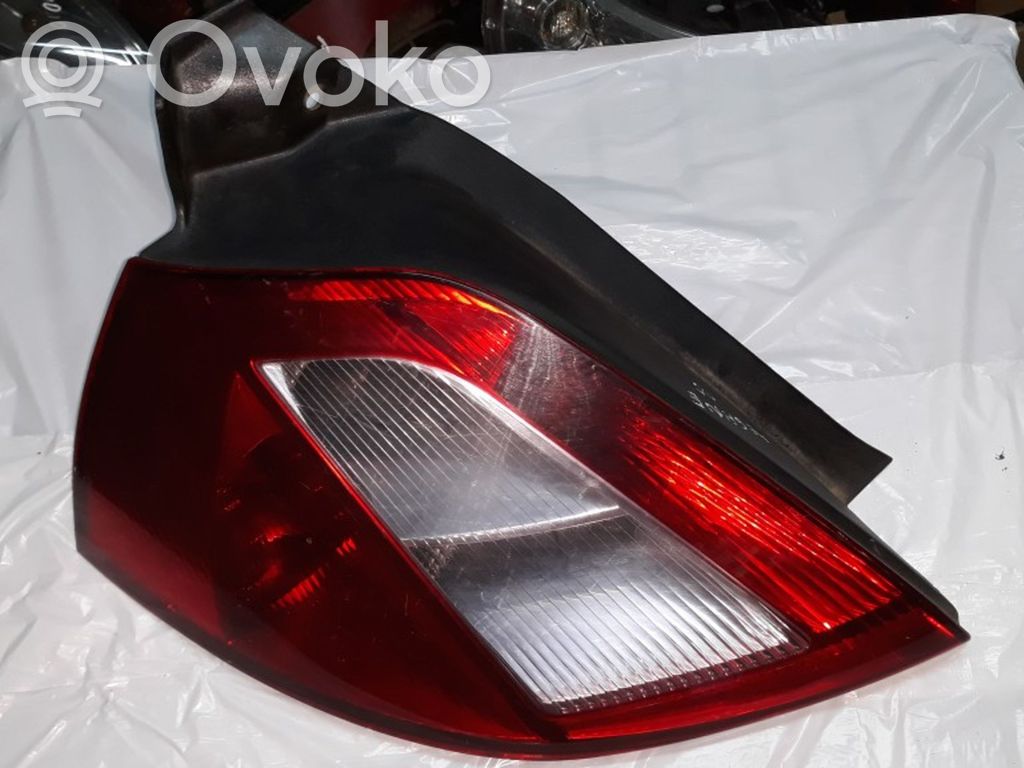 Renault Megane II Aizmugurējais lukturis virsbūvē 