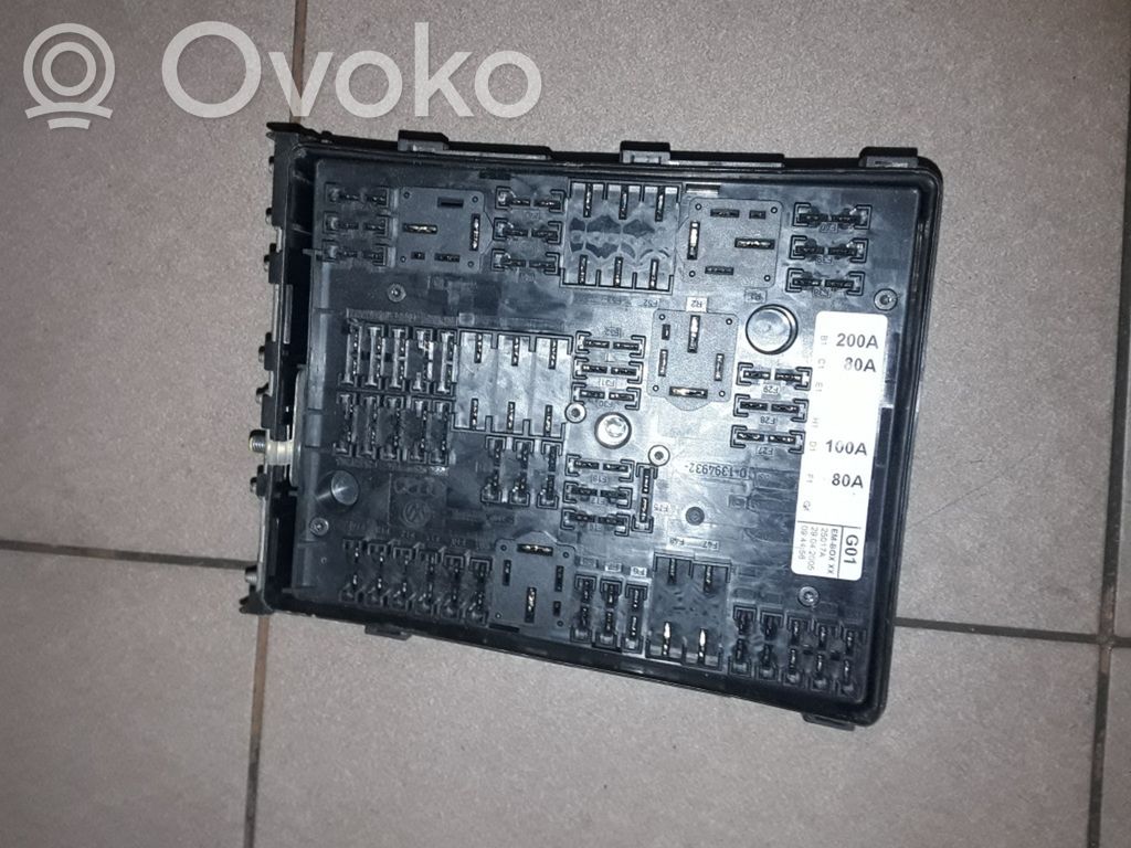 Volkswagen Golf V Fuse module 