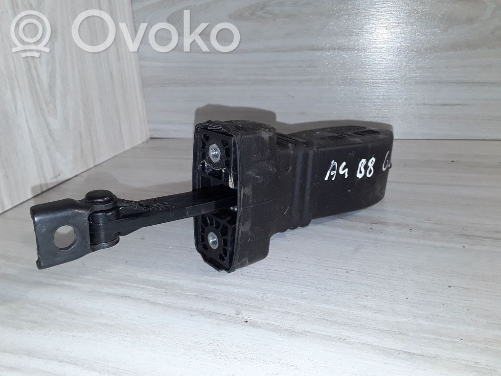Audi A4 S4 B8 8K Takaoven pidätin 