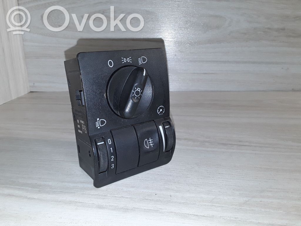 Light switch   9116612