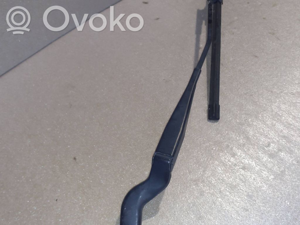Ford Focus C-MAX Front wiper blade arm 