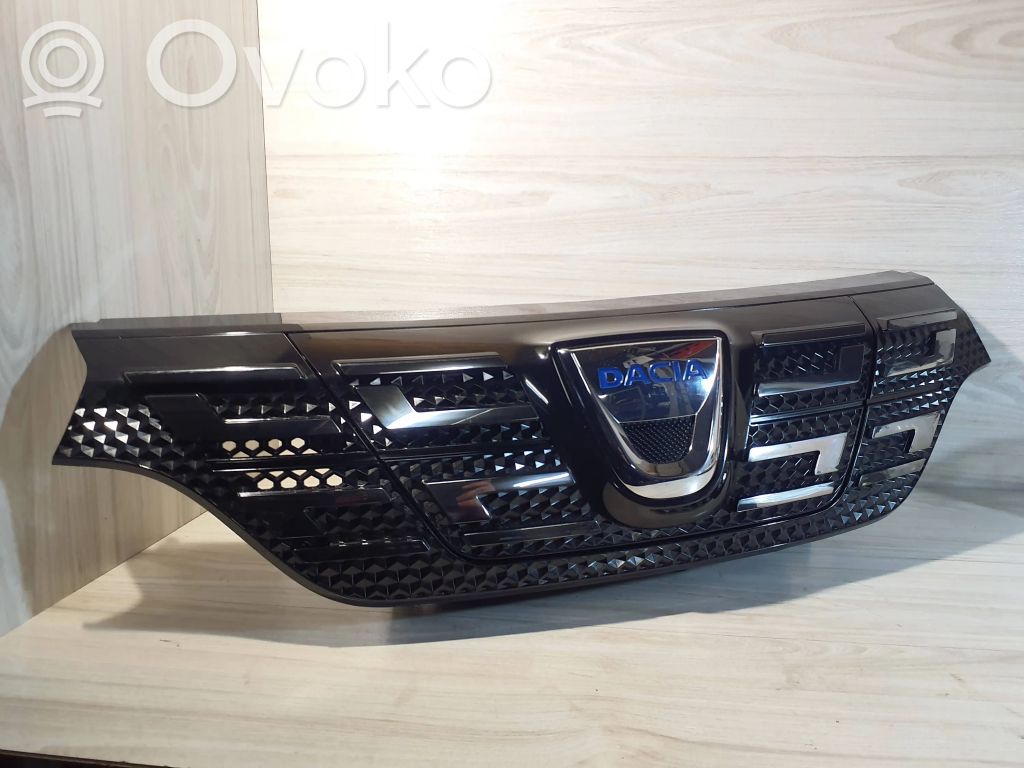 Dacia Spring Etupuskurin ylempi jäähdytinsäleikkö 